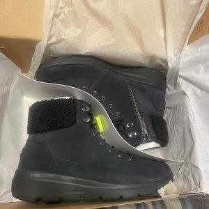 NEW in BOX - Skechers On-the-GO Glacial Ultra - Woodlands Size 9